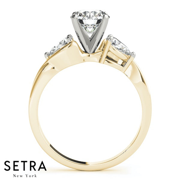 Set Of Pear Cut Side Diamond Engagement Ring 14kt Gold
